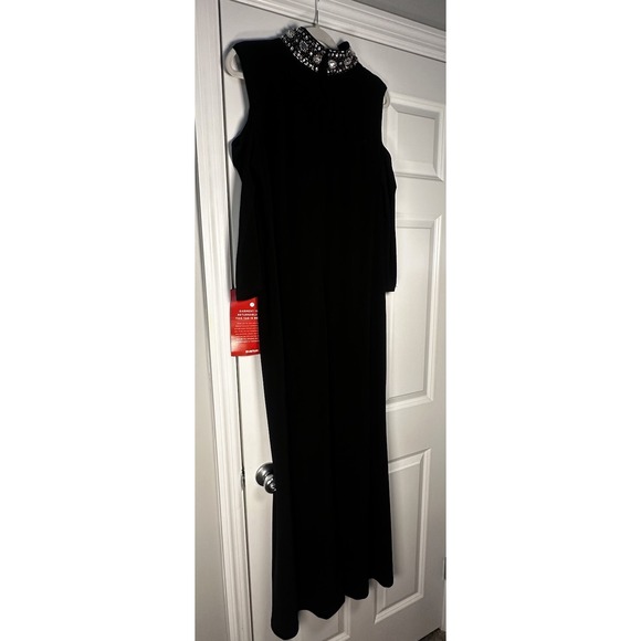 NWT Avenue Formal Dress Size 14 Long Sleeve With Cold Shoulder - Picture 7 of 13
